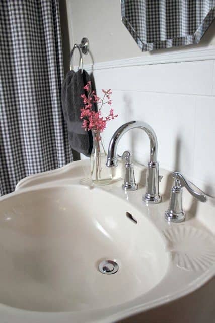 keep tabs and faucets shiny with this tip