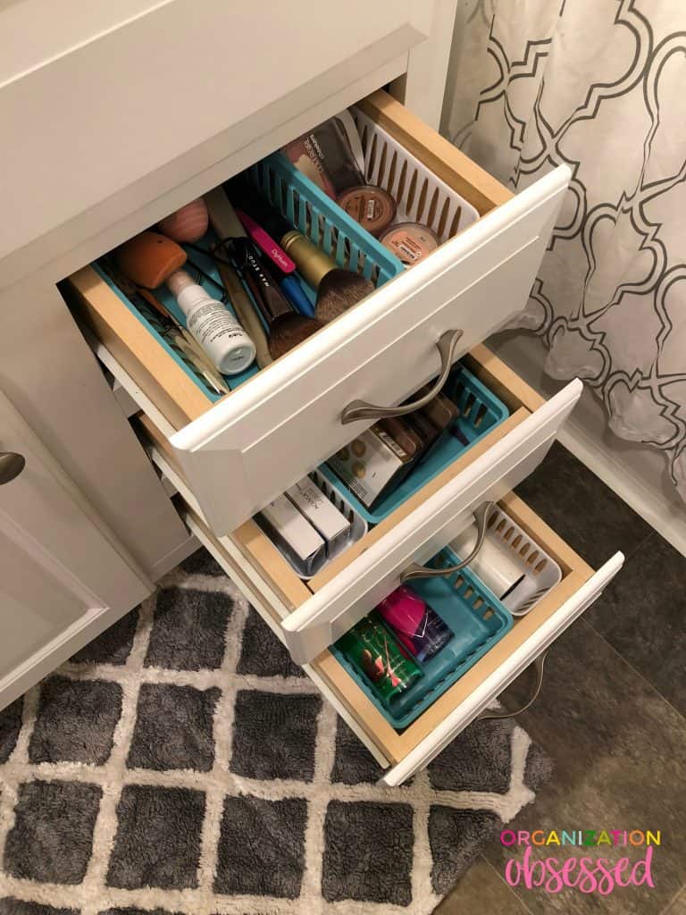 How to organize bathroom drawers